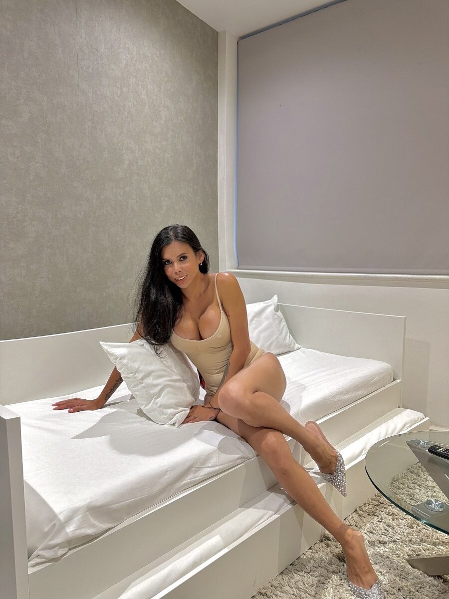 Alicia Trans – Kings Norton B